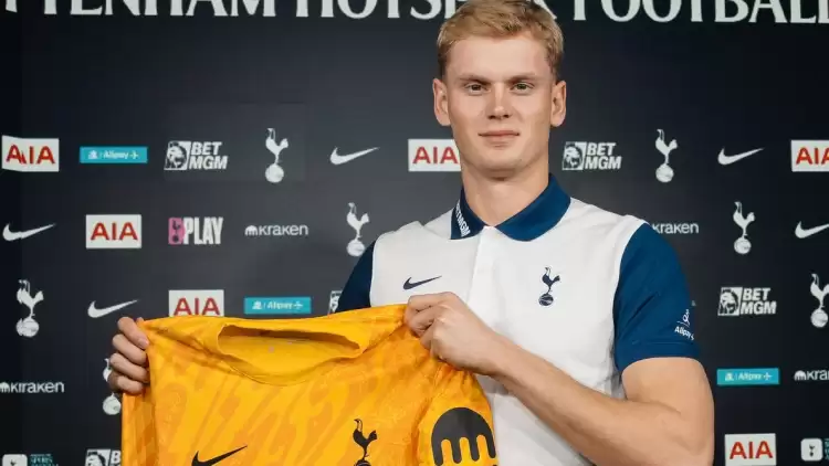 Tottenham, Slavia Prag'dan Çek kaleci Antonin Kinsky'yi transfer etti