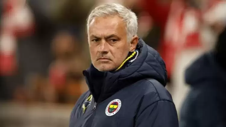 Jose Mourinho: ''Sizce puan farkı sadece oynanan futboldan mı kaynaklı?''