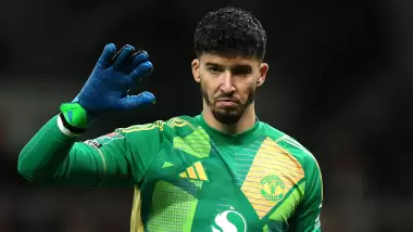 Altay Bayındır, Arsenal karşısında devleşti!