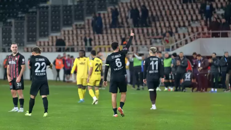 Ahlatcı Çorum FK - Uğur Okulları İstanbulspor: 3-1 (Maç sonucu-yazılı özet)