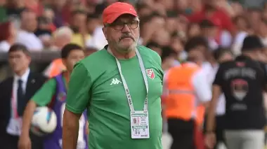 Karşıyaka, Mustafa Reşit Akçay ile yollarını ayırdı!