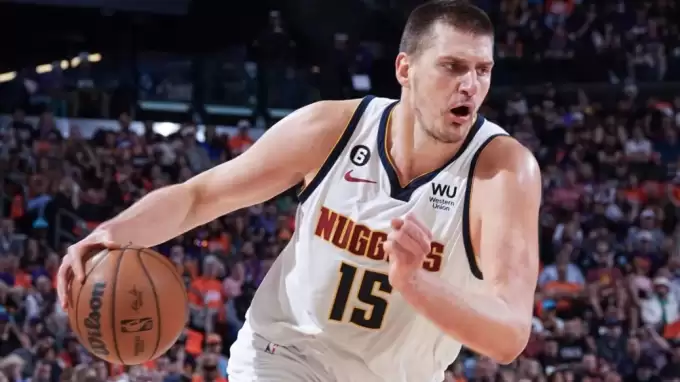 Nikola Jokic, NBA'de tarihi sezonun eşiğinde