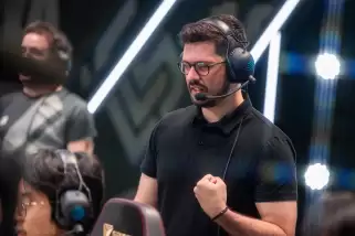 Başarılı Yunan Koç Ilias "Enatron" Theodorou ile esporun geleceği ve hayalleri üzerine