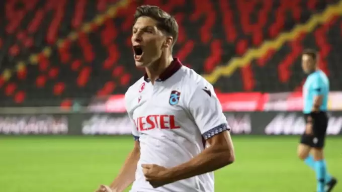 Trabzonspor'un eski futbolcusu Barcelona'ya transfer oldu