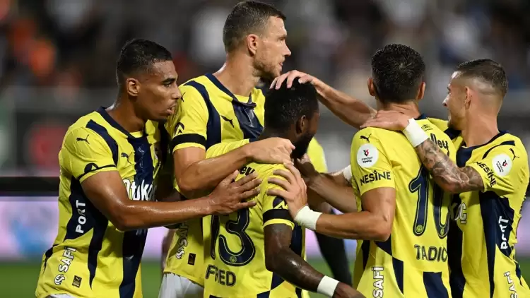 Fenerbahçe "geri dönüşlerle" yarıştan kopmadı