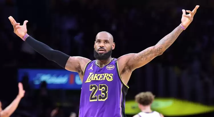 LeBron James'ten tarihi performans! Michael Jordan'ın rekoruna ortak oldu