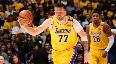 Luka Doncic, Lakers formasıyla ilk maçına çıktı