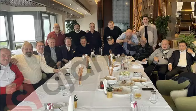 Futbolda ünlüler toplantısı...