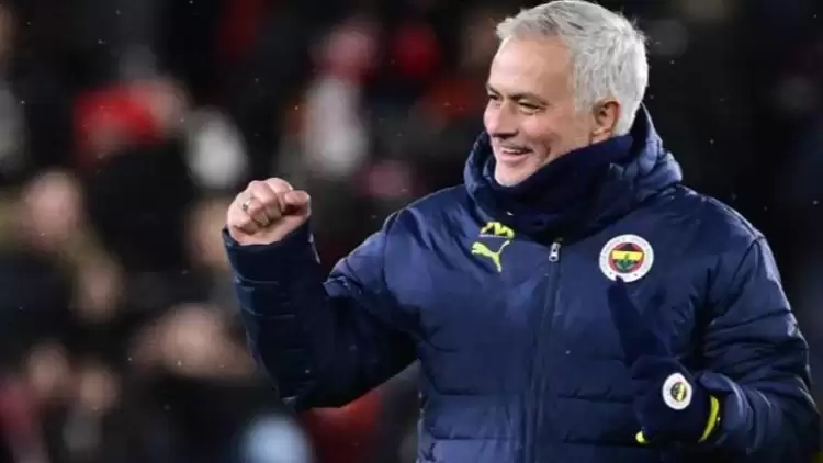 Jose Mourinho: "Normal şartlarda 8-9 puan üzerinde olmamız gerekiyordu"