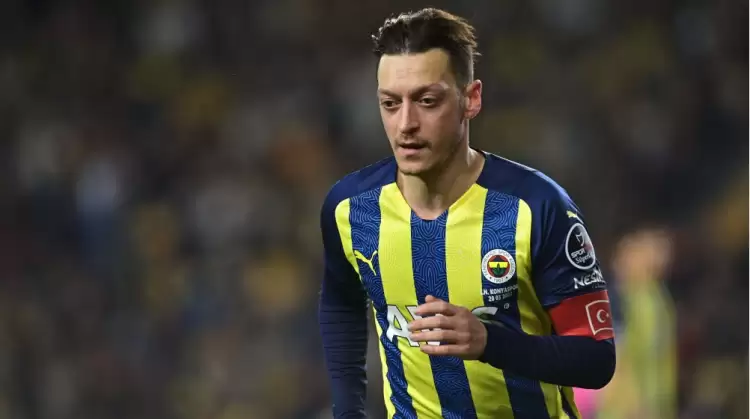 Mesut Özil: "Ben Fenerbahçe'deyken büyük oyunlar döndü! Onunla da görüşeceğiz..."