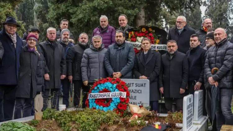 Ahmet Suat Özyazıcı kabri başında anıldı