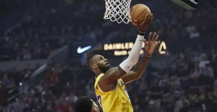 40 yaşındaki LeBron James'ten 40 sayı