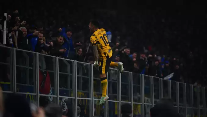 Hakan Çalhanoğlu - Lautaro Martinez ikilisi Genoa'nın fişini çekti