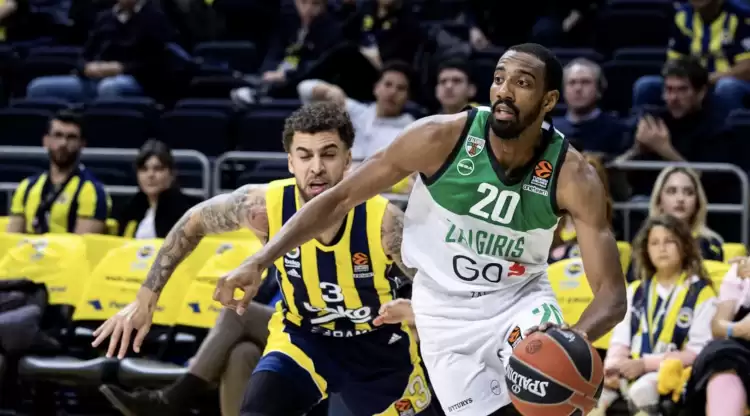 Karşıyaka'ya EuroLeague'den transfer! Austin Hollins Karşıyaka'da