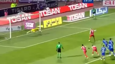 Serdar Dursun takım arkadaşlarını kızdırdı! Penaltıyı kaçırınca...