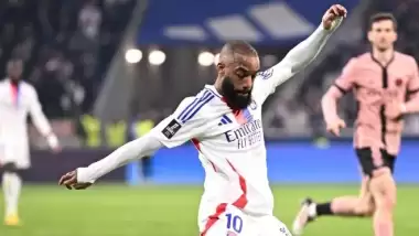 Lyon, Lacazette ile kazandı!