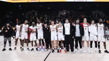 Galatasaray, Karşıyaka'yı 100'ledi!