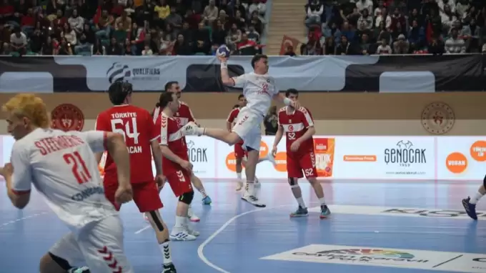 A Milli Hentbol takımı, İsviçre'ye mağlup