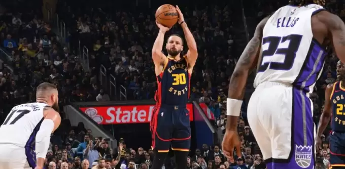 Stephen Curry tarih yazdı! NBA'de bunu başaran ilk oyuncu oldu