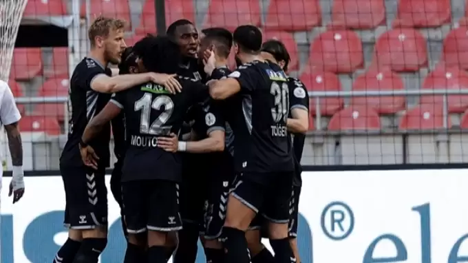 Sivasspor'da 3 futbolcu milli takıma çağrıldı