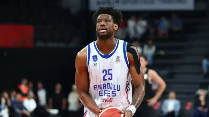 Anadolu Efes ligde Carettalar'ı rahat geçti!