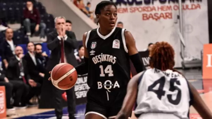 Emlak Konut çeyrek final serisinde öne geçti!