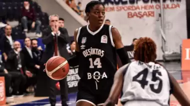 Emlak Konut çeyrek final serisinde öne geçti!