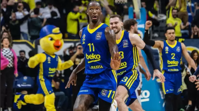 Fenerbahçe garantiledi! Efes hızlı tırmanıyor... İşte puan durumu