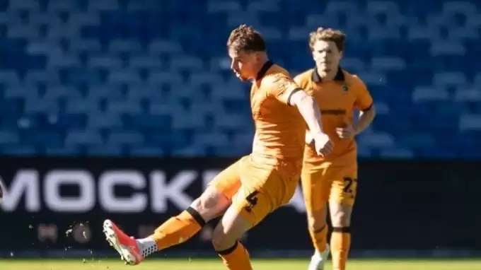 Hull City, 90+4'te güldü