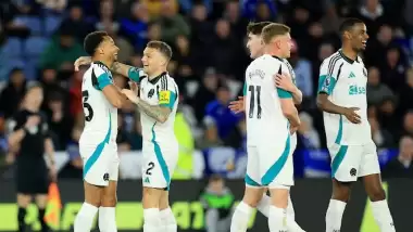 Newcastle 3 attı, Leicester City küme potasına demir attı!