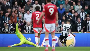 Altay Bayındır, Premier Lig’de ilk kez oynadı! İstatistiği...