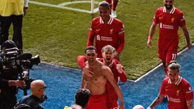 Liverpool şampiyonluğa 1 maç uzaklıkta! Leicester City küme düştü