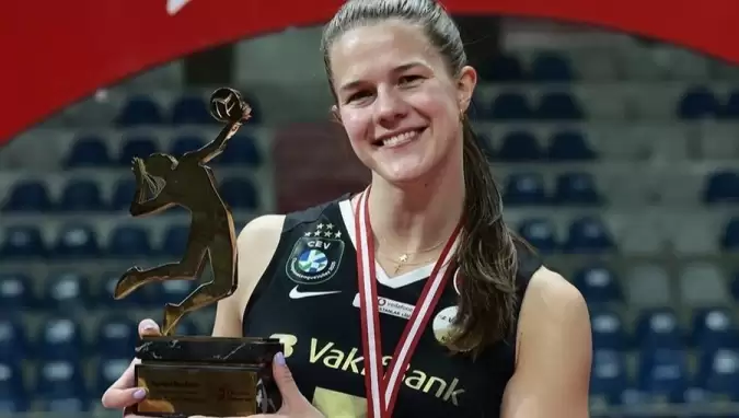 Vodafone Özel Ödülü Kiera Van Ryk’a verildi