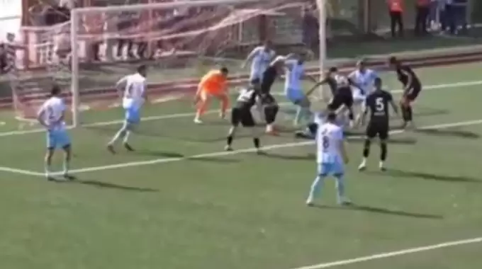 İZLE | Şampiyonluğun kaçtığı pozisyon olay oldu! 90+11'de...