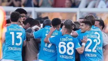 Napoli, Lecce deplasmanında hata yapmadı!