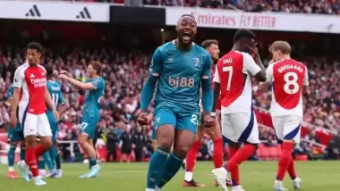 Bournemouth, geriden gelerek Arsenal'ı devirdi