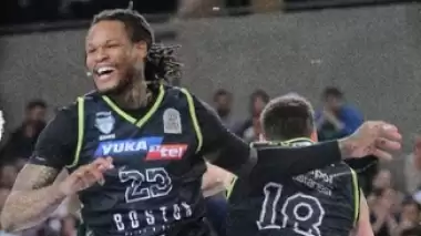 Merkezefendi serisini Telekom karşısında sürdürdü!