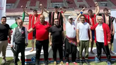 Hakkarili güreşçilerden büyük başarı