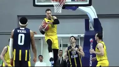 Ankaragücü hakem kararlarını protesto etti! Sahayı terk ettiler...