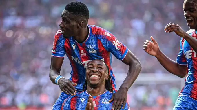 Eze 119 yıllık hasreti bitirdi: FA Cup Crystal Palace'ın!