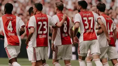 Ajax kaybettiği puanların bedelini şampiyonlukla ödedi!