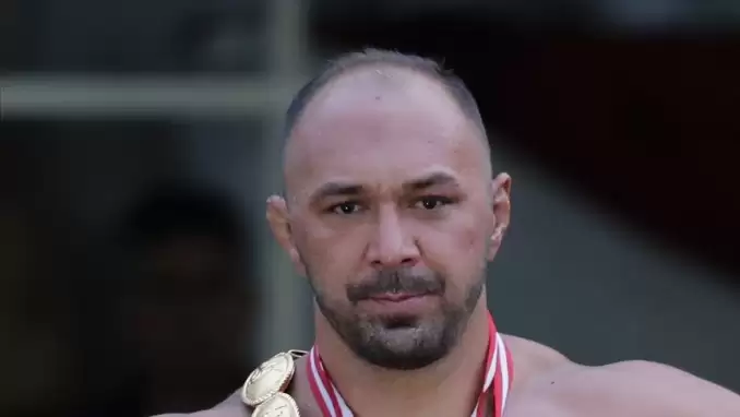 Çeyrek final öncesi men edilen Başpehlivan Ali Gürbüz, özür diledi