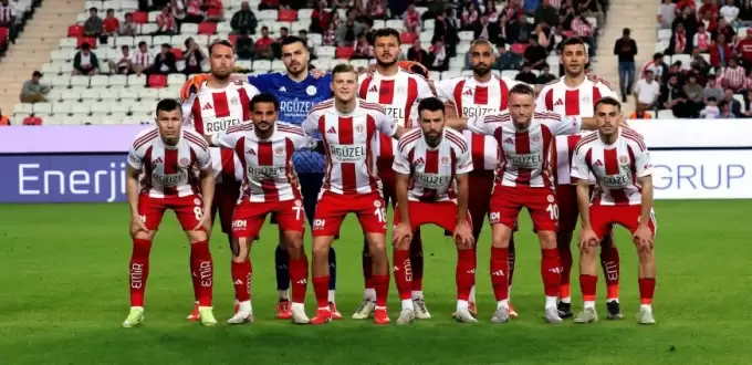 Antalyaspor’da radikal değişim! 8 oyuncu ile yollar ayrılıyor...