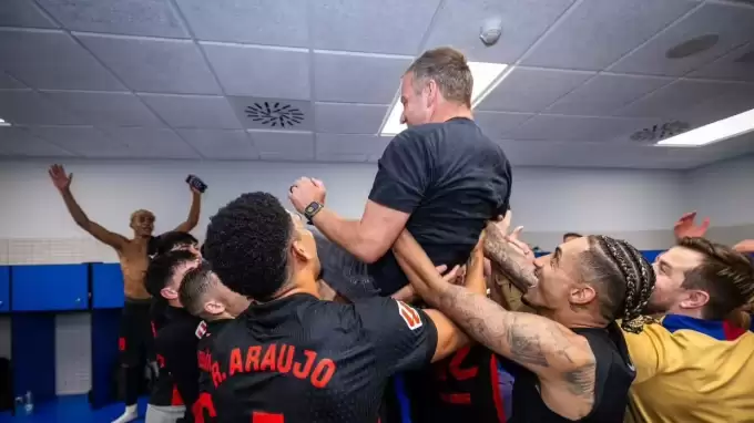 Dalga geçtiler, şimdi önünde eğiliyorlar: Yılın hocası seçildi