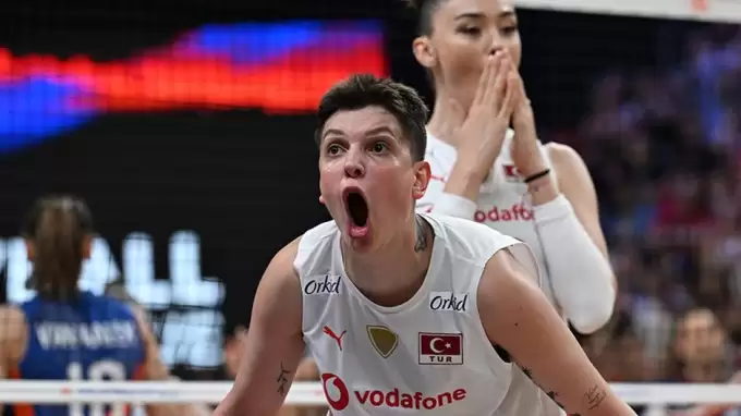 Ebrar Karakurt yeni takımını resmen açıkladı: Türkiye'ye geri döndü!