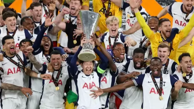 Tarihi şampiyonluğa rağmen kovuldu: 41 yıllık bekleyişi bitirdi, ama...