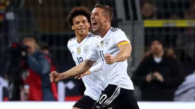 Lukas Podolski, Galatasaray'ın yeni transferini paylaştı!