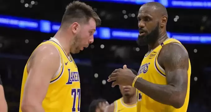 Lakers’ta bir dönem sona erdi! Spor tarihine geçecek rekor satış...