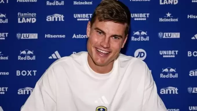 Fenerbahçe geçen sezon istemişti, Leeds United imzayı duyurdu