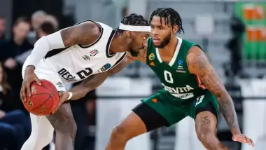 Taraftar ayağa kalkmıştı! Beşiktaş yıldız oyuncuyu takımda tutuyor...